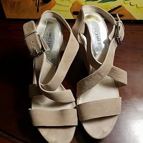 Michael Kors beige suede sandals - Picture 1 of 4